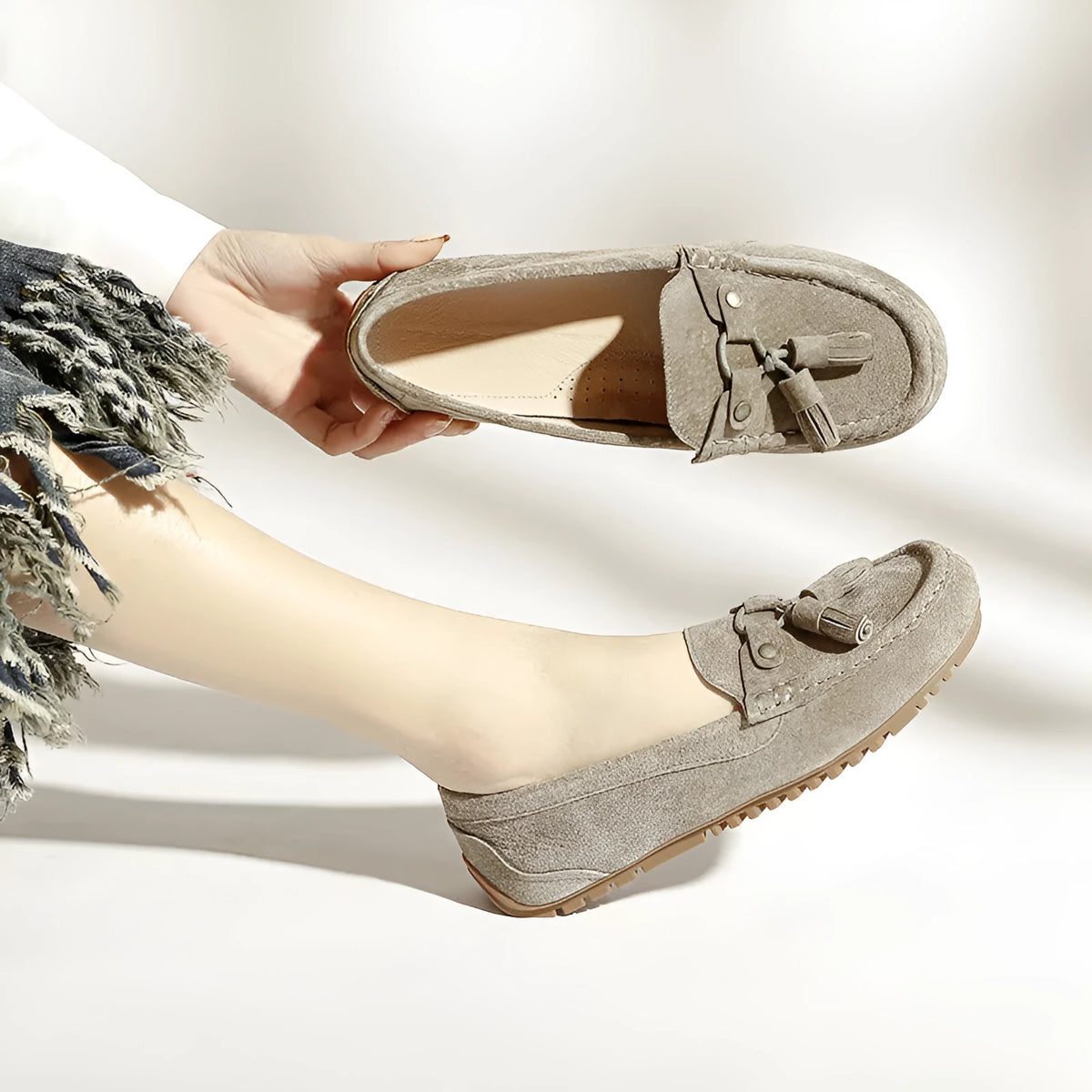 Soft bottom non-slip slip-on lofter flat pumps in black with rubber sole and shallow mouth design