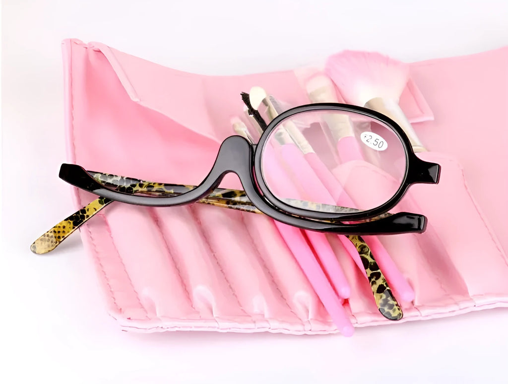 Women's presbyopic glasses with black frame and leopard print temples for reading