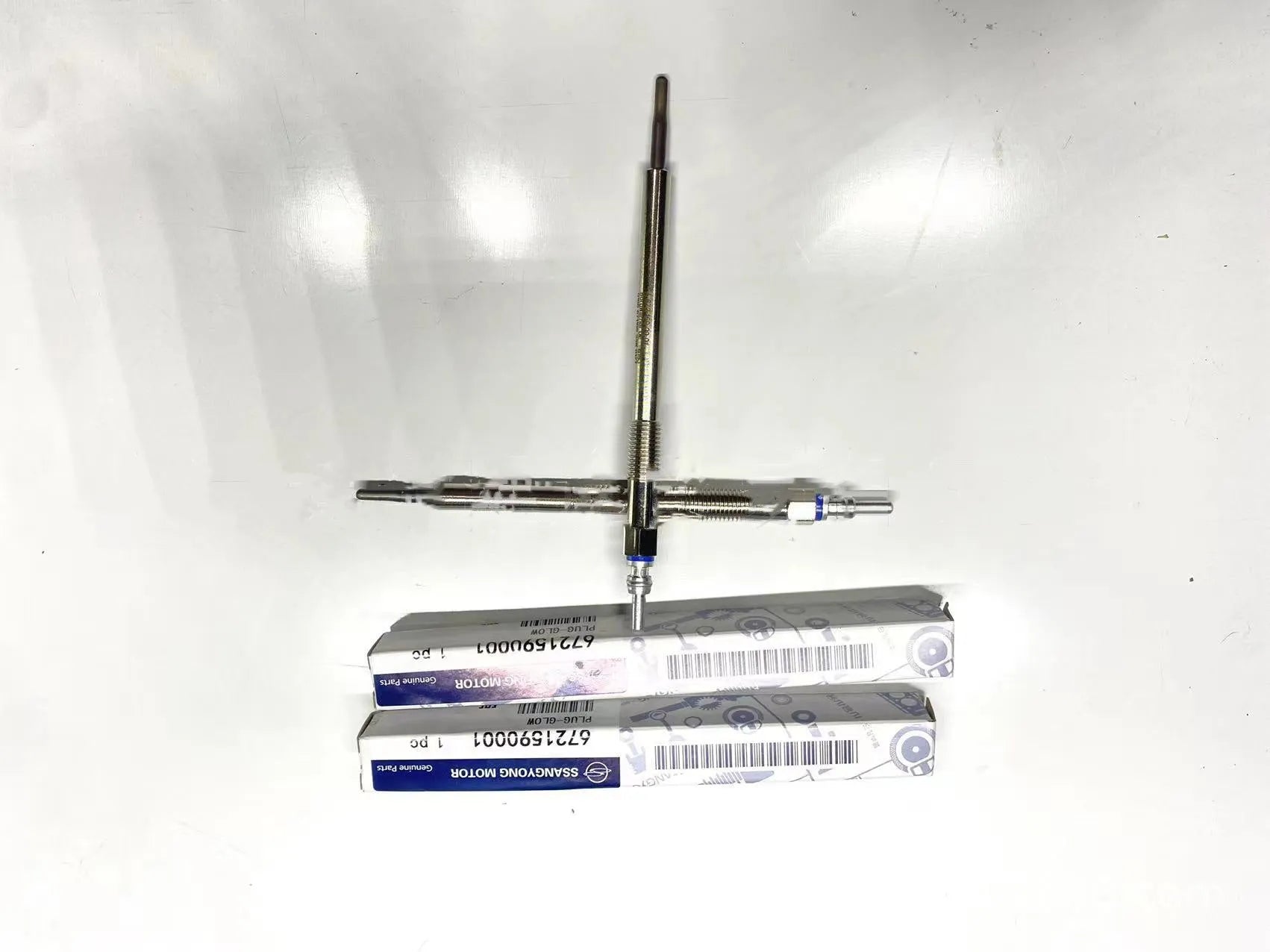 Shuanglong accessory preheating plug for automotive engine preheating systems.