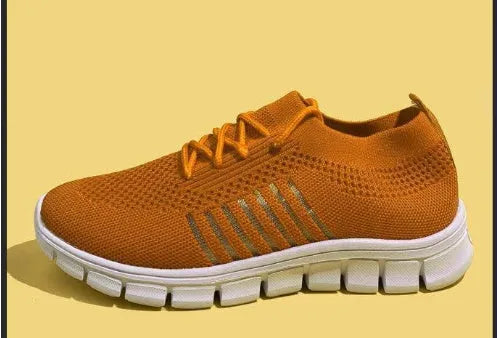 Women's lace-up platform sneakers in various colours with flat rubber soles