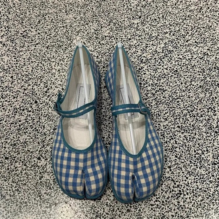 Korean style plaid split toe ballet flat pumps with low heel and sheepskin upper in picture colour