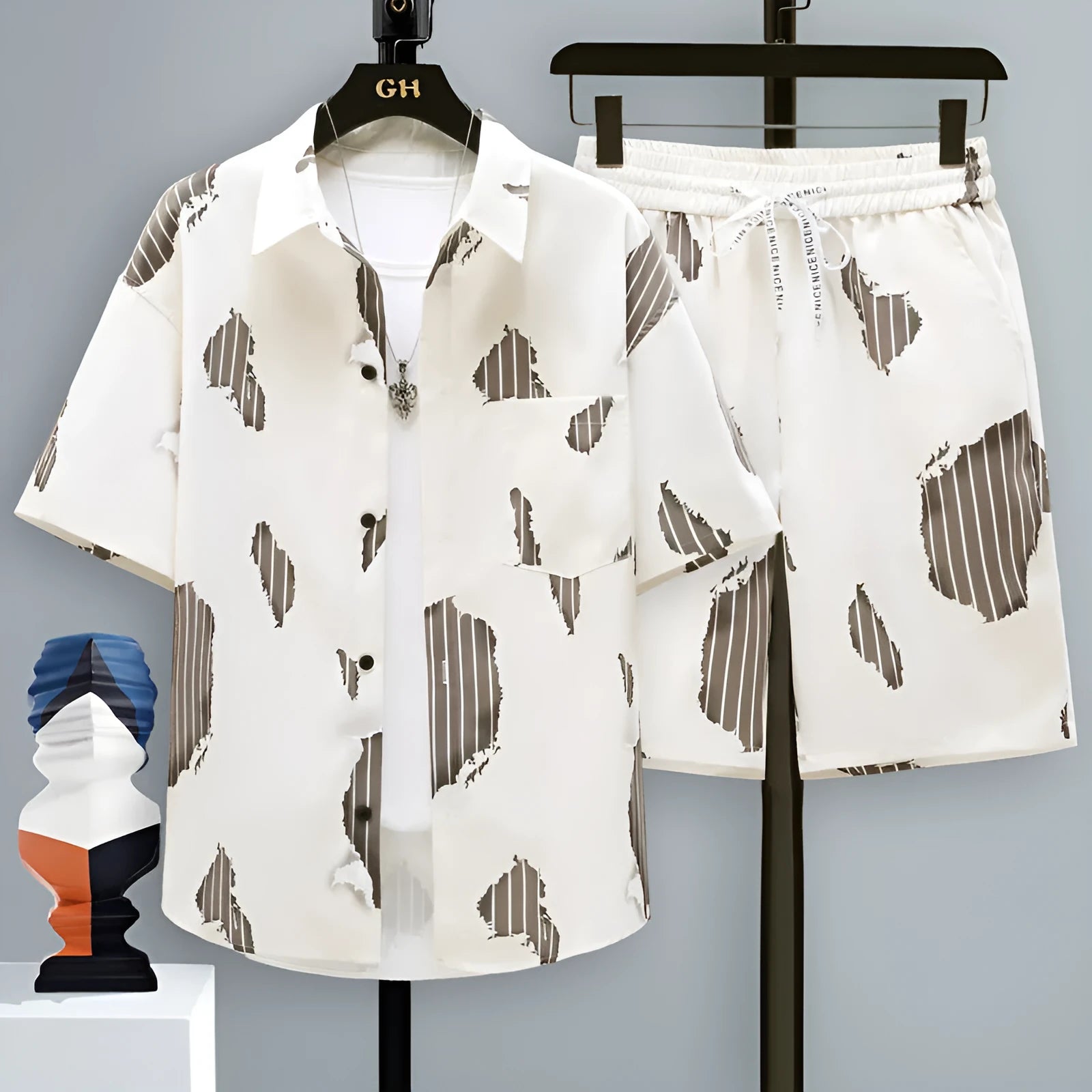 Men's casual polyester short sleeve top and matching shorts two-piece set in assorted colours