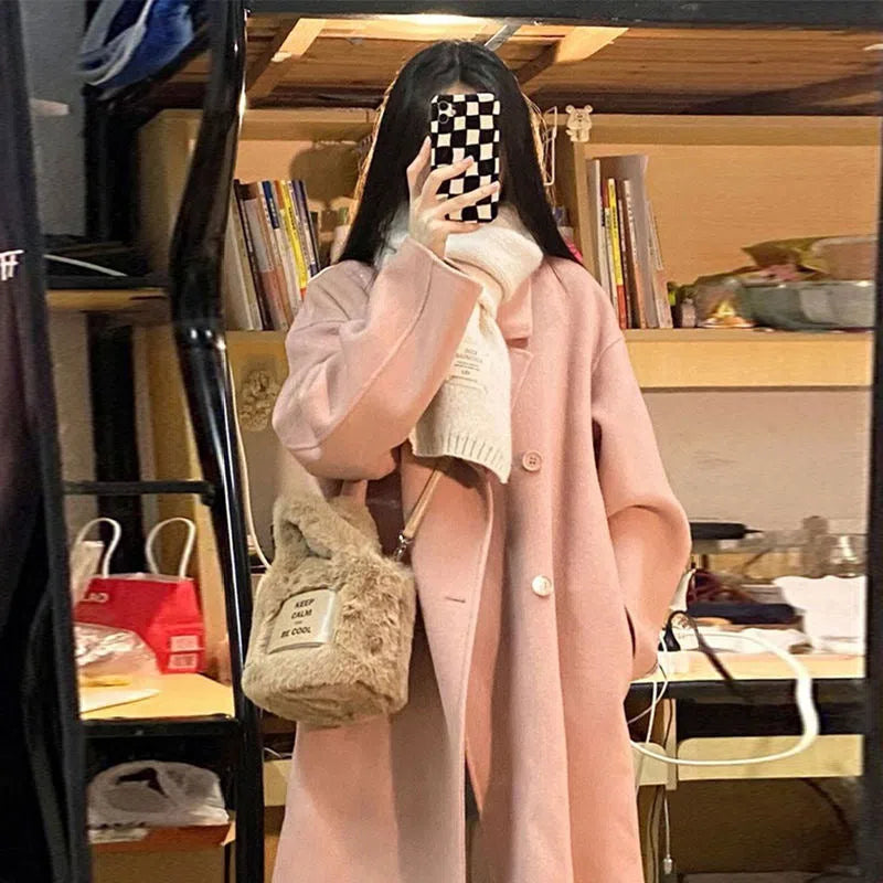 Women's loose fit knee-length retro wool coat with patchwork in oatmeal colour