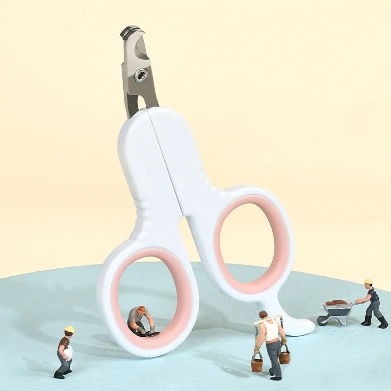 Professional pet nail clippers with curved tips and rubber-coated handles for cats and small dogs