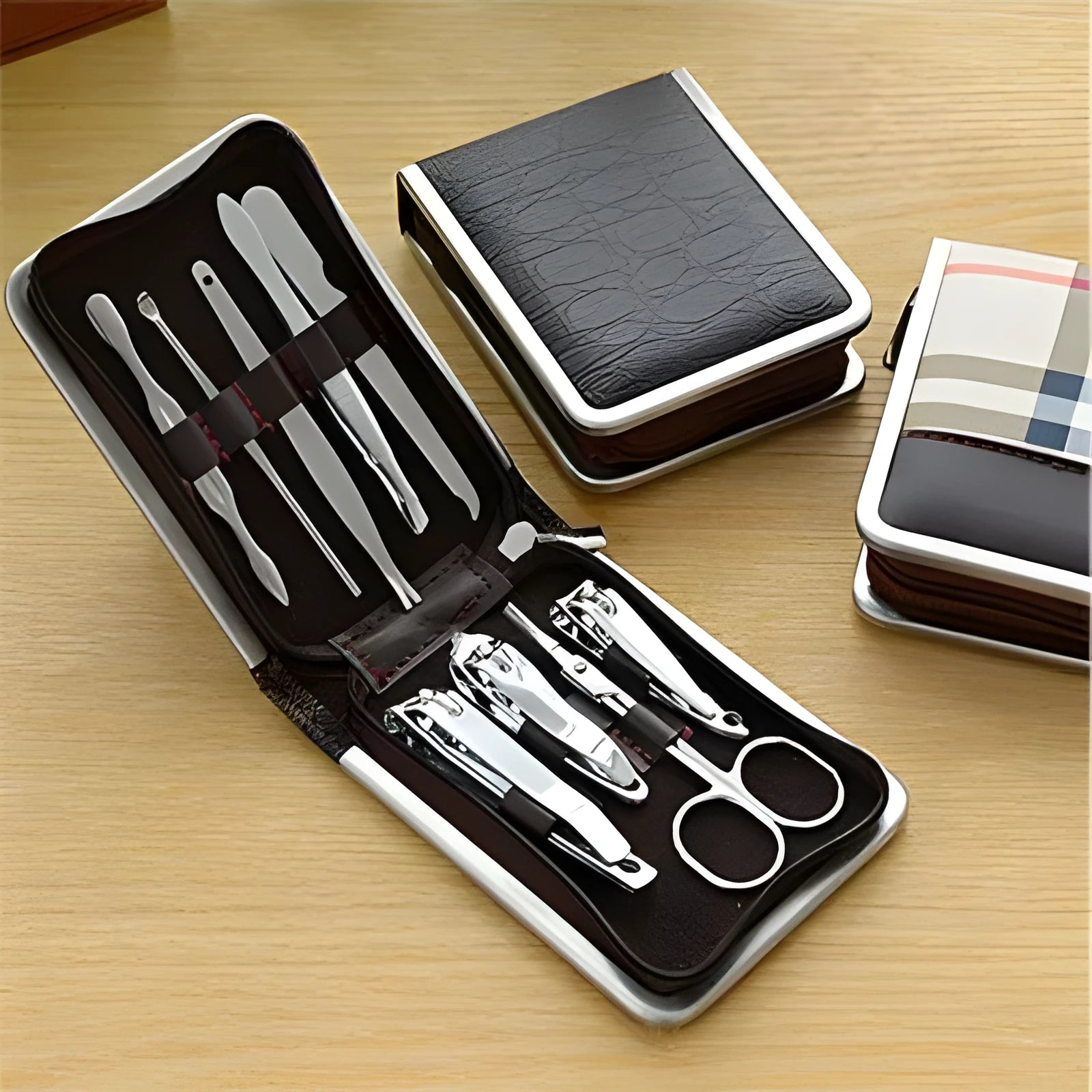 Stainless steel nail clipper 9 piece gift set with random colour delivery and custom LOGO option for home and travel