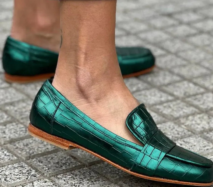 Green stone pattern flat tassel round toe loafers for women with low heel and PU upper