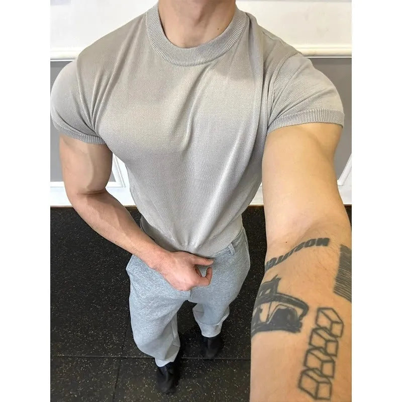 Men's slim fit polyester t-shirt with thread-cuffed short sleeves in flower blue colour