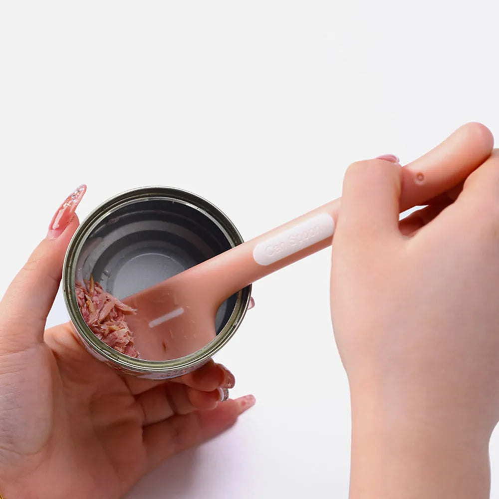 Long-handle pet feeding spoon with right-angle design for canned wet food