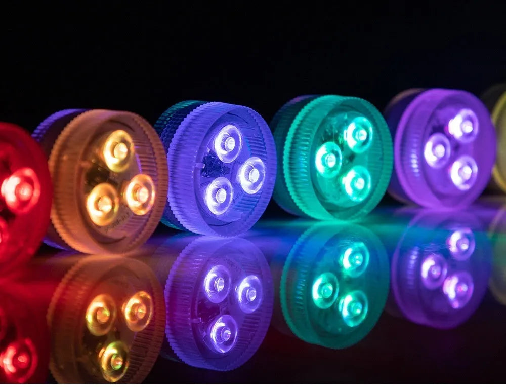 LED waterproof remote control fish tank diving light with plastic shell and 3 LED beads, 35x18mm