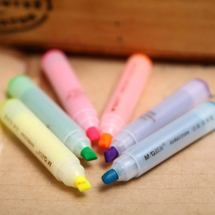 Six colour highlighter pen set with plastic shells and slanted oblique tips in bagged packaging