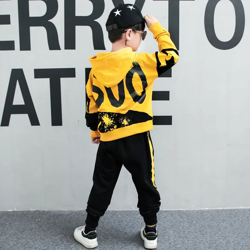 Boy's black and yellow cotton hooded sports suit set with Korean style letter patterns