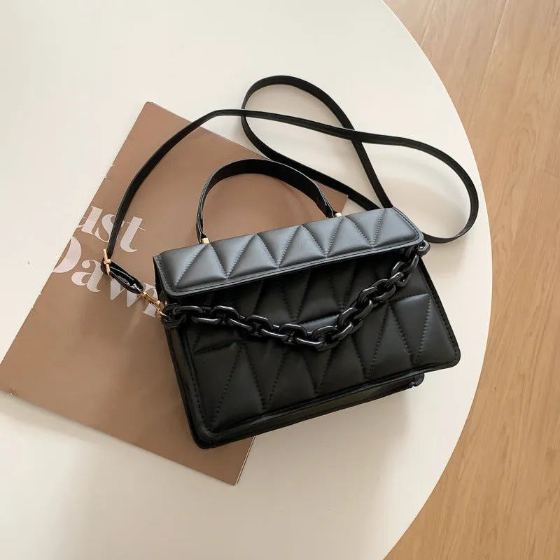 Casual PU shoulder messenger bag in black, square shape with single strap, 21x15x7cm