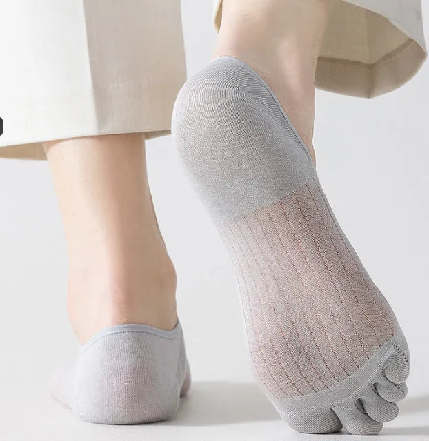 Modal five-finger ultra-thin breathable boat socks in solid colour, free size, invisible low-cut design for spring summer
