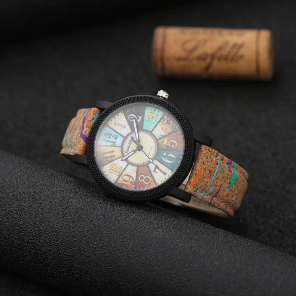 Casual vintage women's quartz wrist watch with 37mm round dial and leather strap