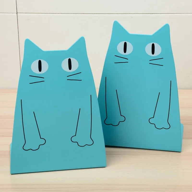 Pair of iron bookends in blue colour, 14 x 20.5 x 10.5cm, holding books upright on a shelf