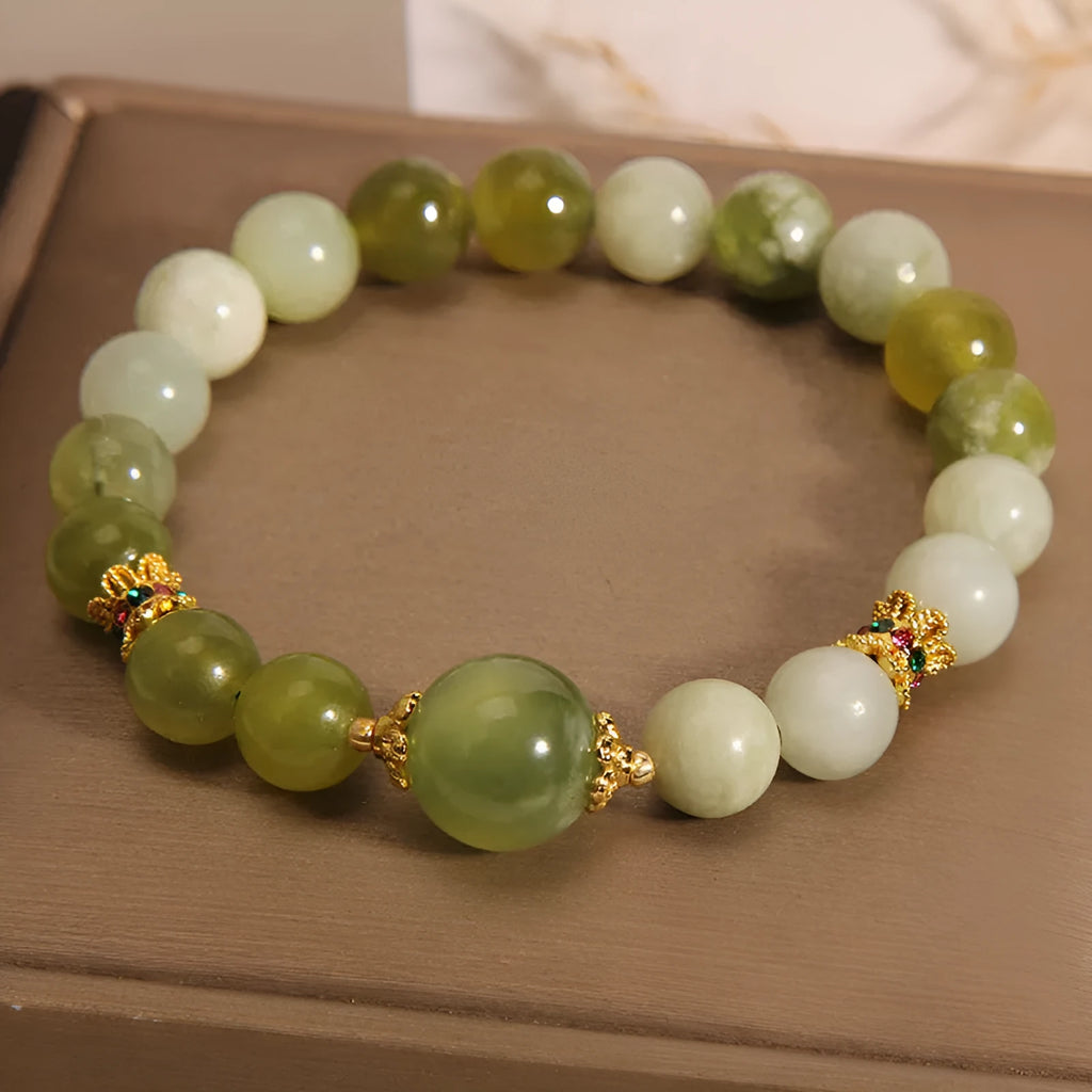 Women's jade bracelet in a jade green colour with an original design.