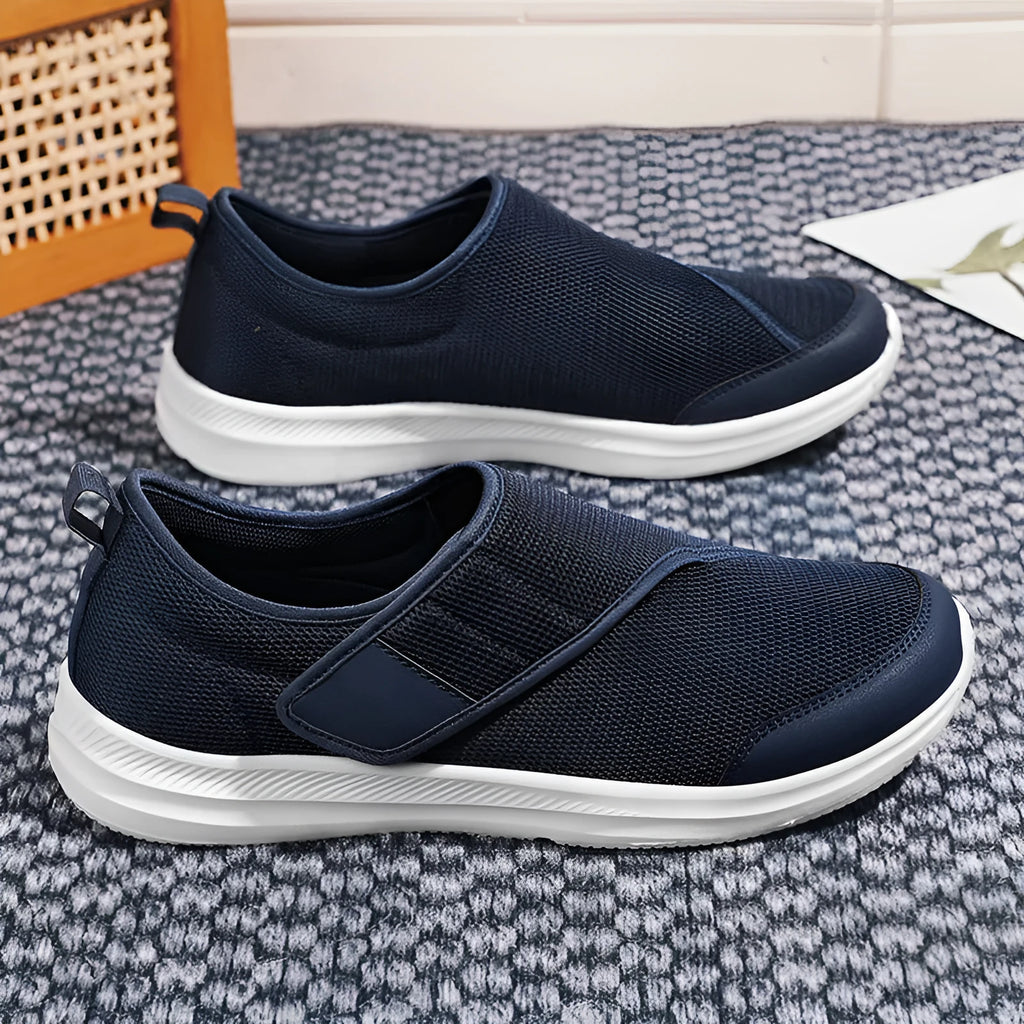Men's outdoor mesh walking shoes with Velcro closure in blue colour