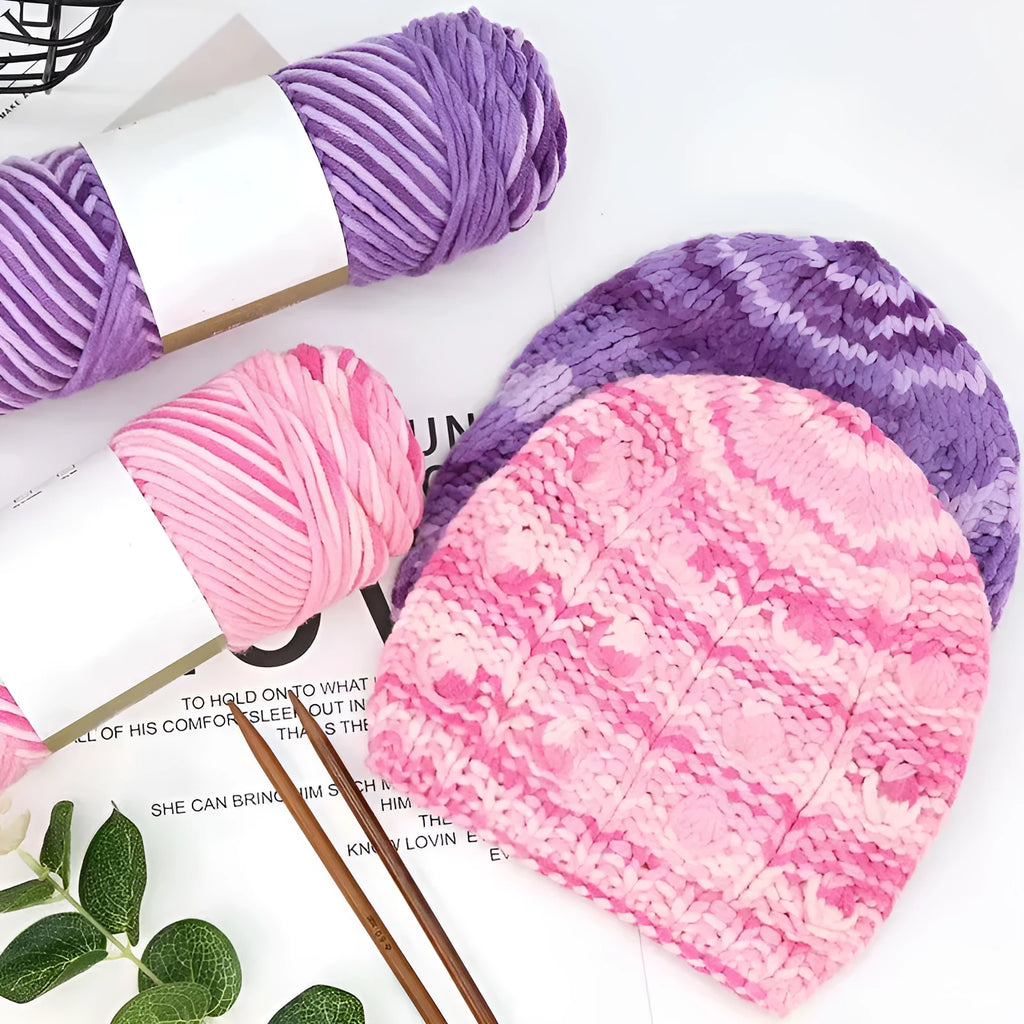 Ball of 8-strand gradient milk cotton wool yarn in a neutral colour, medium thickness for hand knitting projects