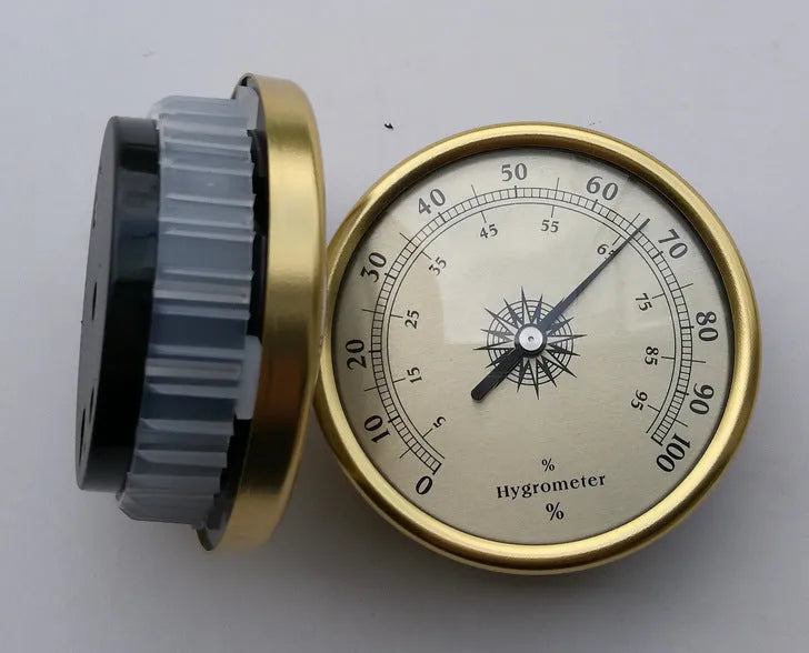 Aluminium analog thermometer and hygrometer with circular dial for indoor temperature humidity measurement
