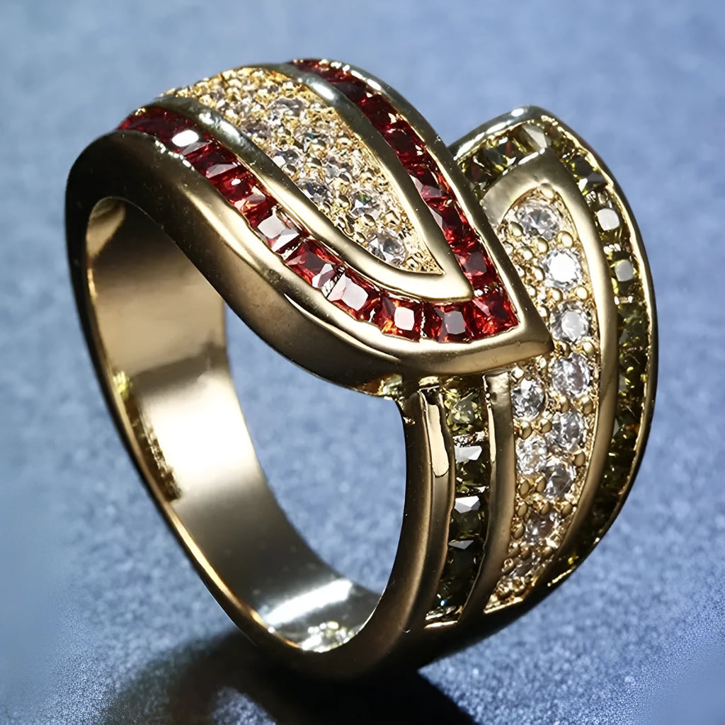Women's peridot-inspired fashion ring in gold-coloured alloy on hand