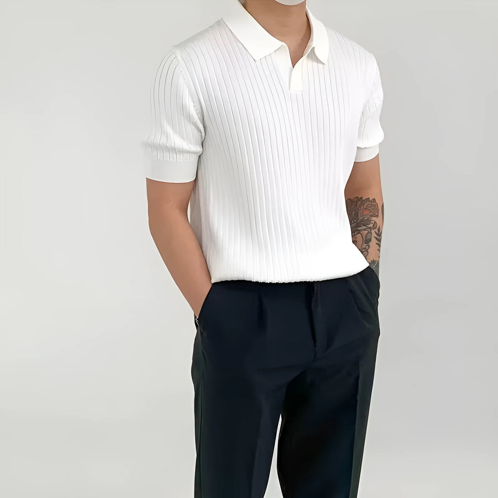Men's solid colour cotton blend polo shirt with half sleeves in loose fit