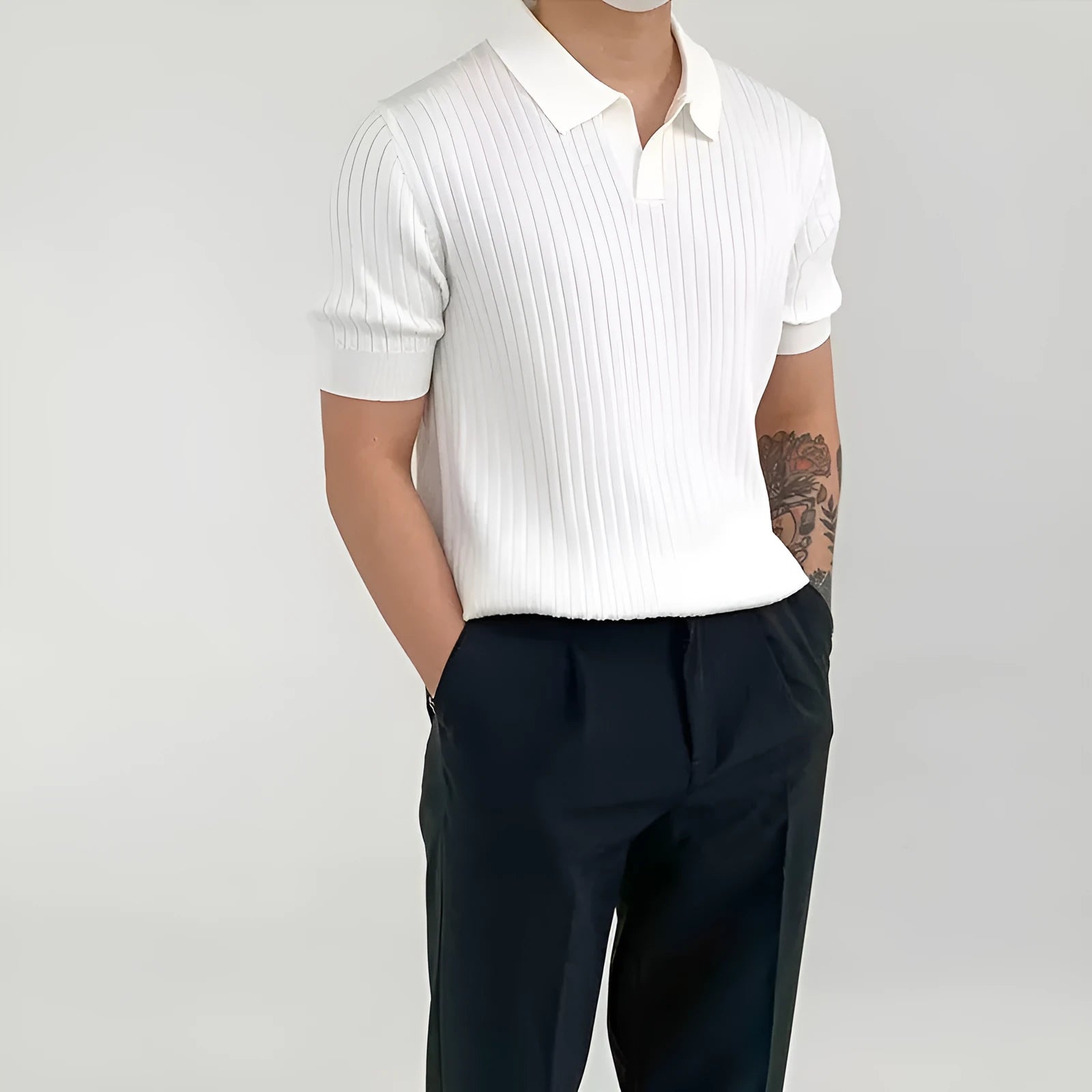 Men's solid colour cotton blend polo shirt with half sleeves in loose fit