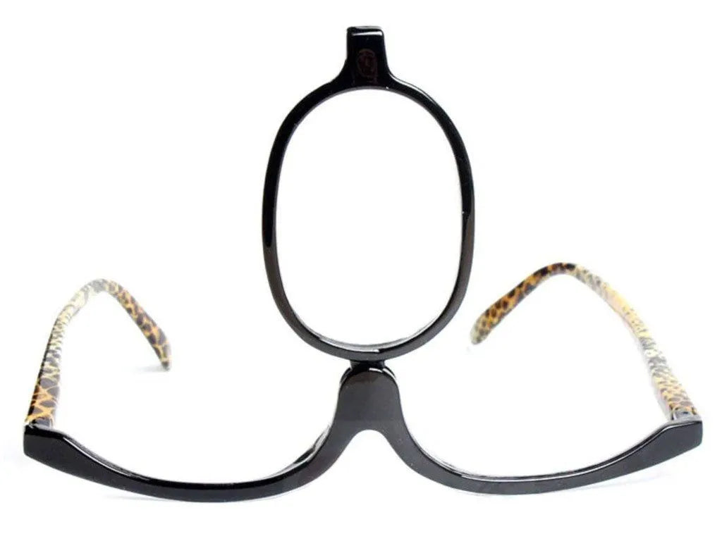 Women's presbyopic glasses with black frame and leopard print temples for reading