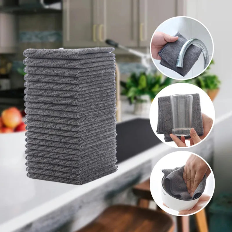 Grey square microfiber kitchen cleaning cloth measuring 25cm for oil and grease removal