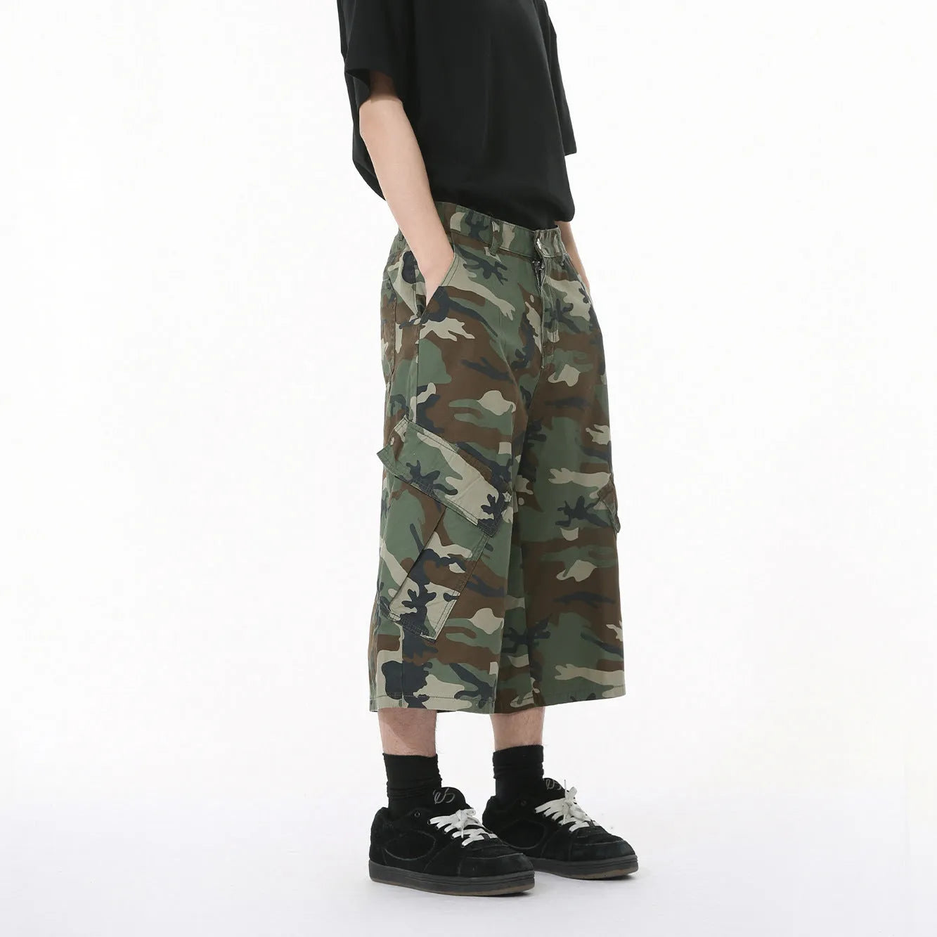 Men's camouflage cotton jeans with wide leg loose fit and side stitching detail