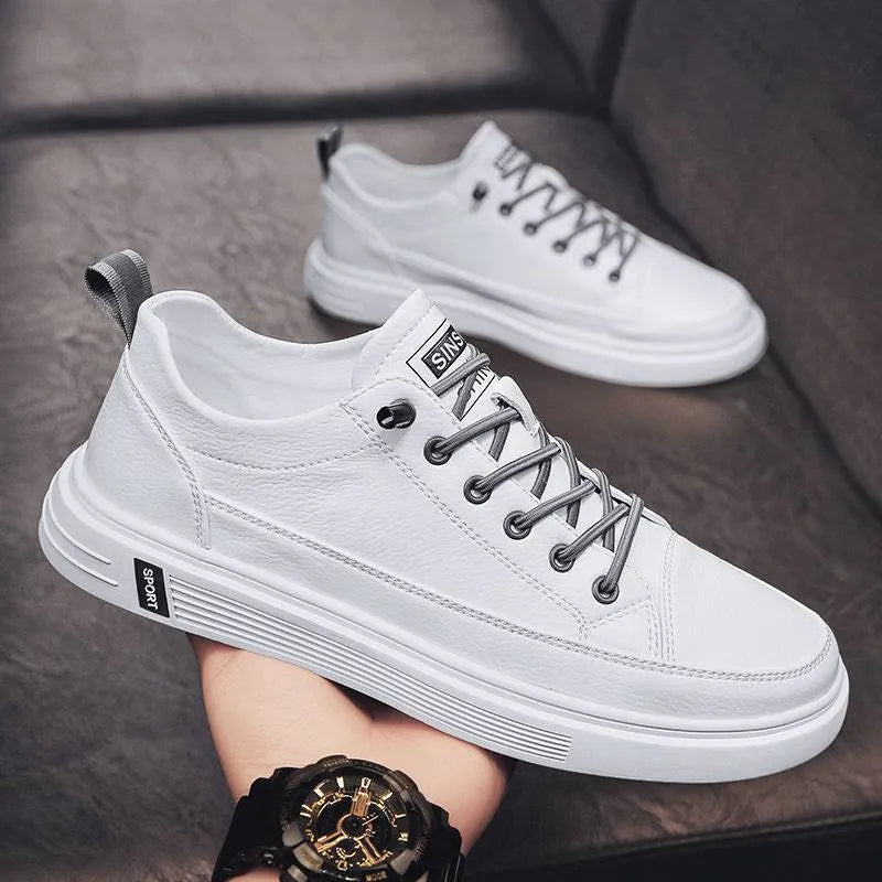 Men's casual summer shoes in white with round toe and flat low-heel sole