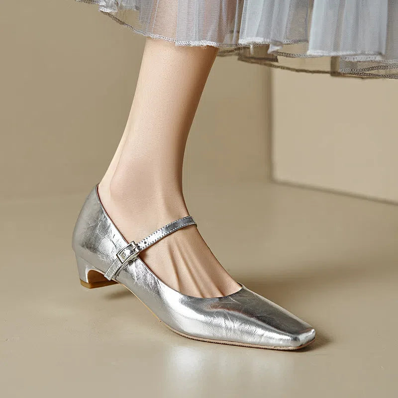 Women's low-cut shoes with square toe, 3cm chunky heel, buckle closure, genuine leather upper, colour hawksbill