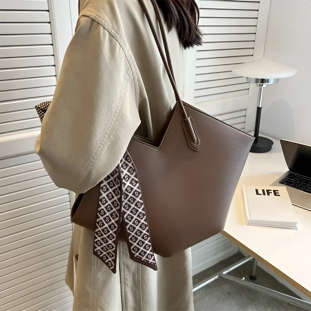 Women's large capacity PU shoulder bag in horizontal square shape with sandwich pocket