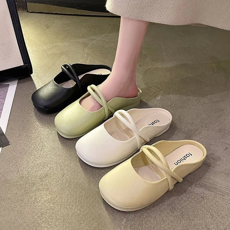 Ladies plastic baotou sandals in black, beige, or green, shown as flip flops.