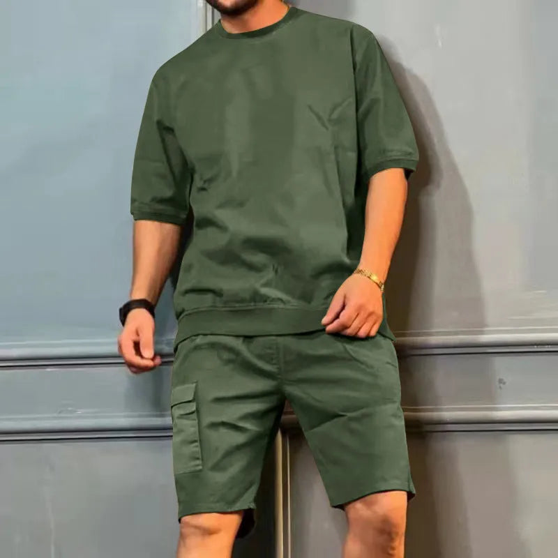 Men's summer sports suit with round neck short sleeve top and multi-pocket shorts in grey green