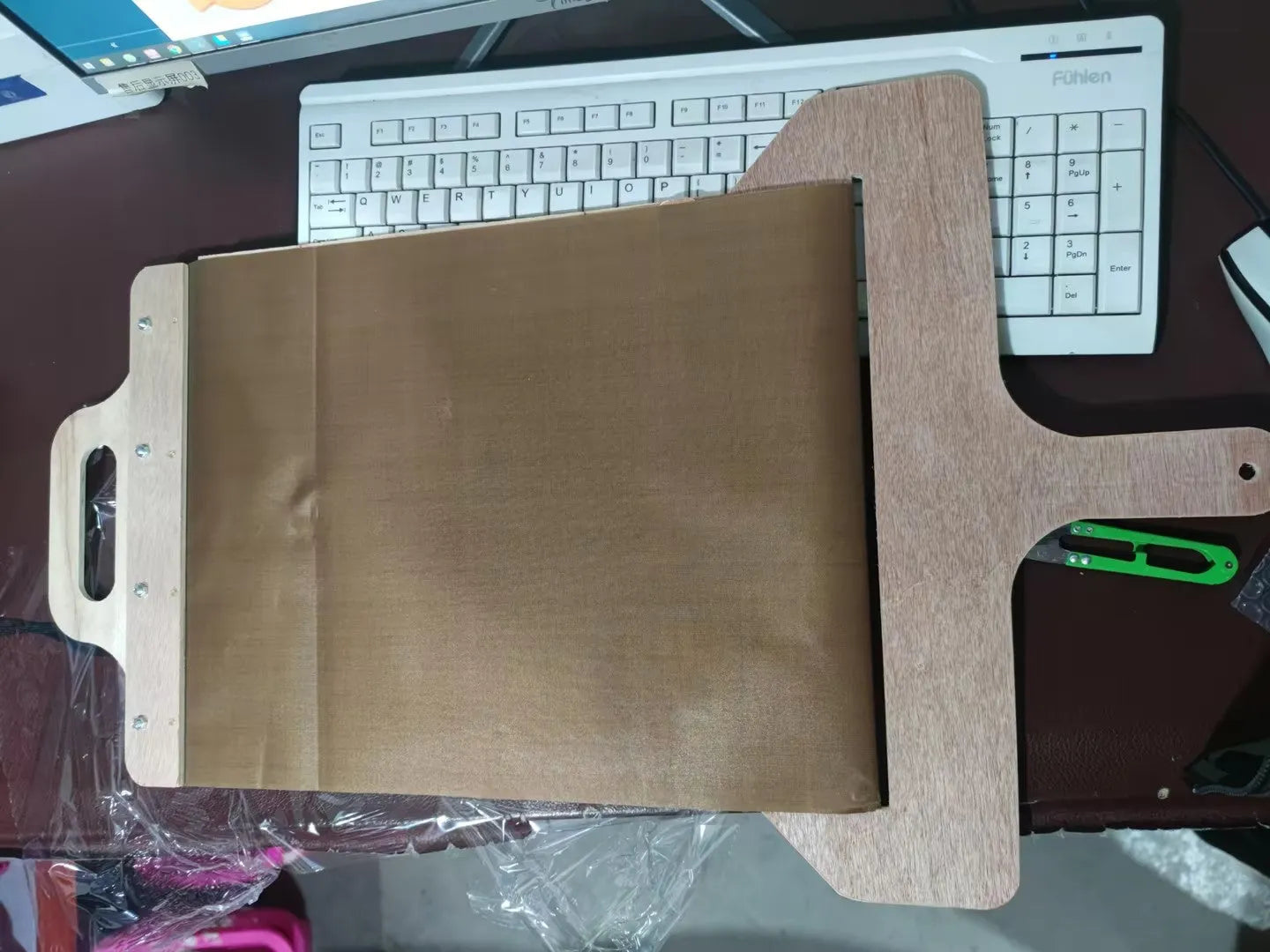 55x35cm food-grade PP pizza transfer shovel with hanging hole and non-stick surface