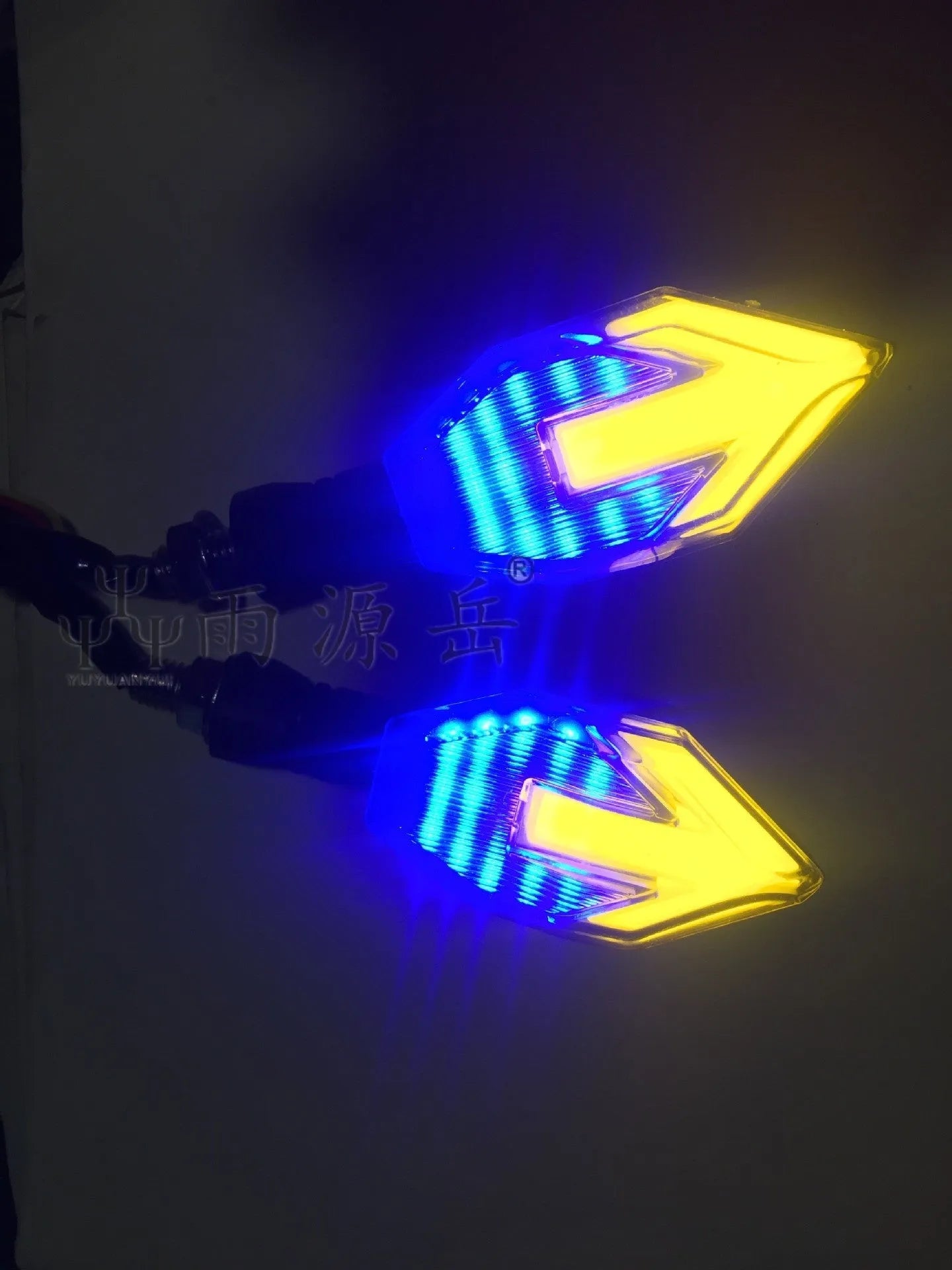 Arrow-shaped LED motorcycle directional signal lamp with ABS plastic housing