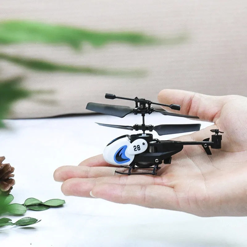 Mini helicopter 35 channel crash-resistant remote control toy in white with lights, plastic model under 30 cm