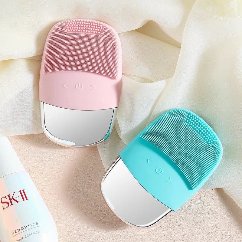 Silicone ultrasonic facial cleansing brush in Lake Blue with three speed gears for deep cleaning