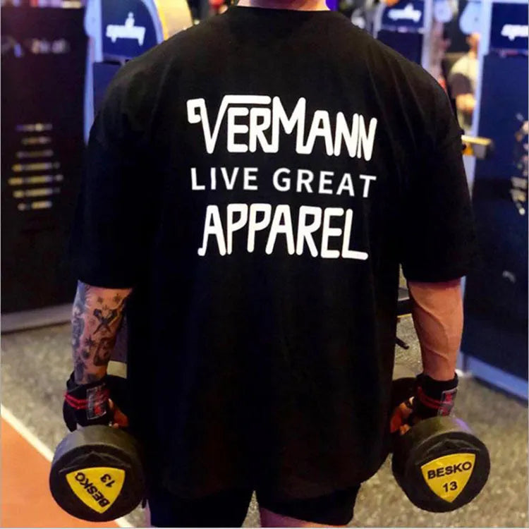 Slim fit casual T-shirt with round neck and short sleeves in black or white