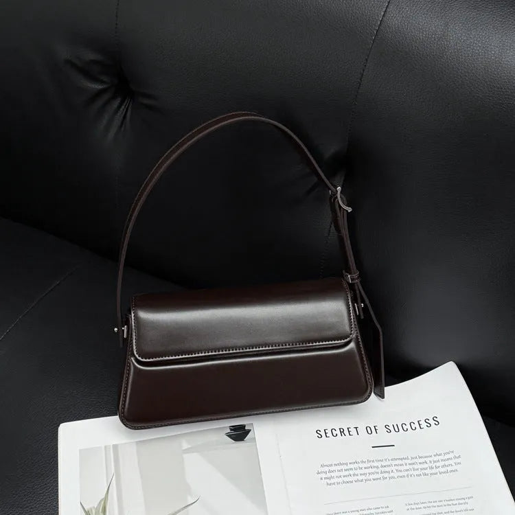 Genuine leather horizontal clamshell shoulder messenger bag medium 24.5cm available in black brown chocolate red