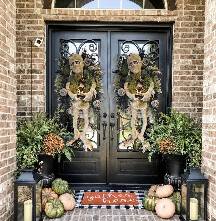 Mummy Halloween wreath with outstretched skeleton hands, hanging on a door, 46cm three-dimensional plastic decoration