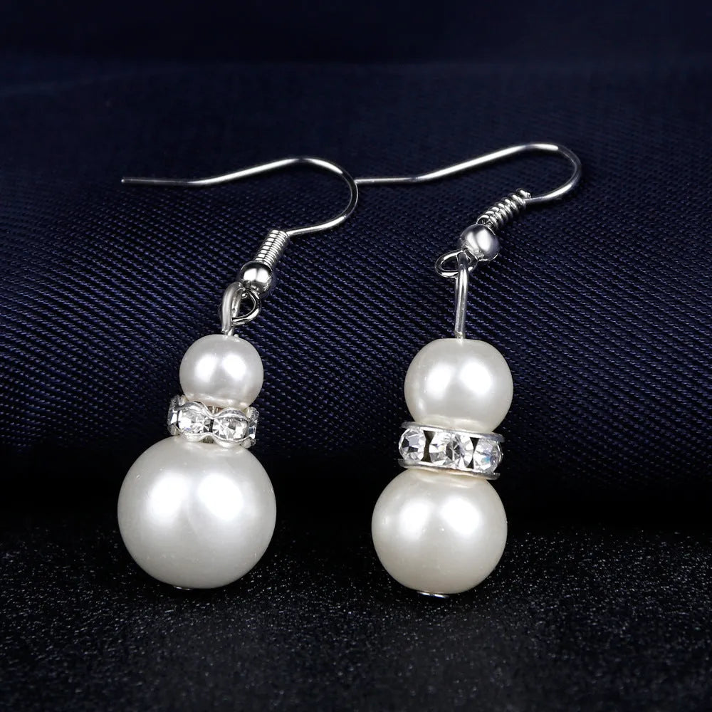 Bridal Danbi pearl necklace and earrings three piece matching jewellery set on display