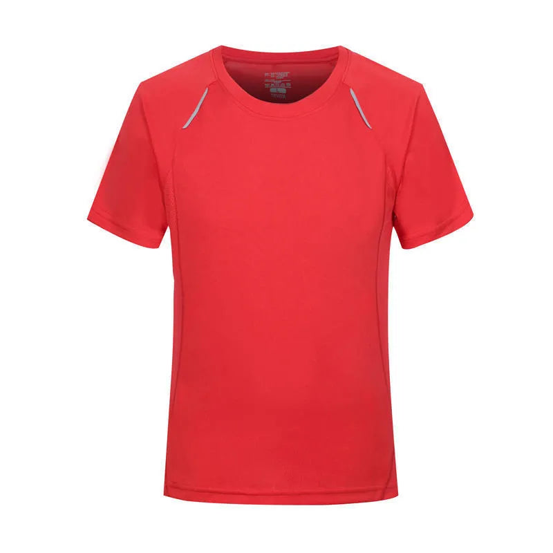 Slim fit quick-drying T-shirt in polyester viscose blend fabric with round neck and short sleeves