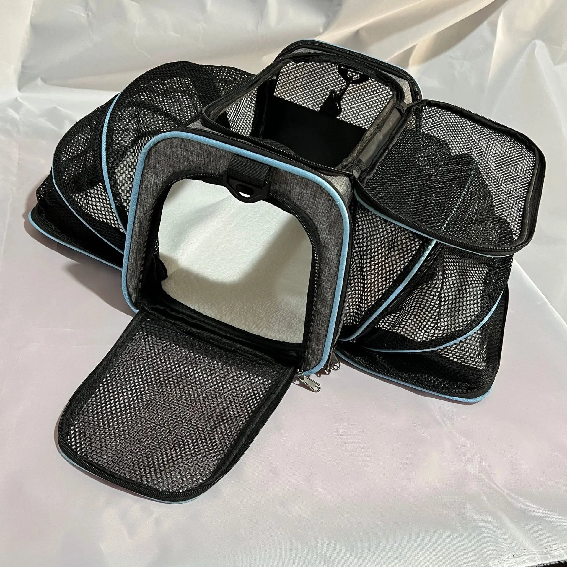 Cat bag pet carrier in 600D cation fabric with large capacity