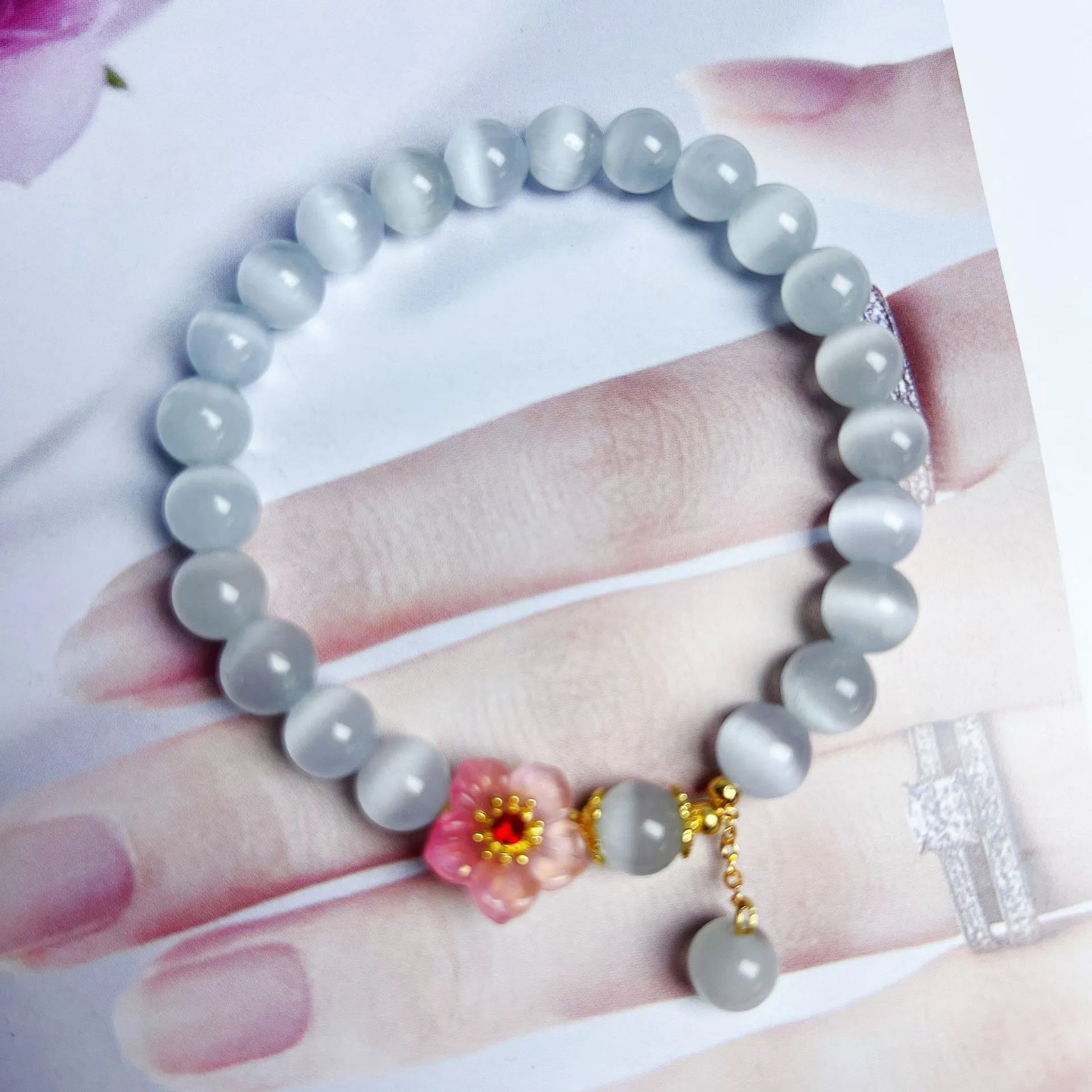 White opal flower beaded bracelet Chinese style with glass and coloured glaze beads
