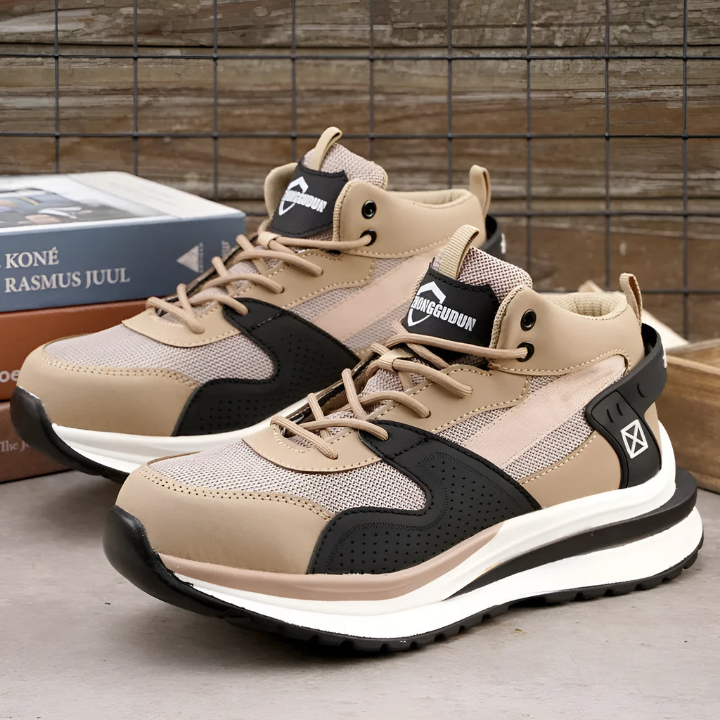 Anti-smashing steel toe cap labour protection shoes with flat knitted upper on construction site