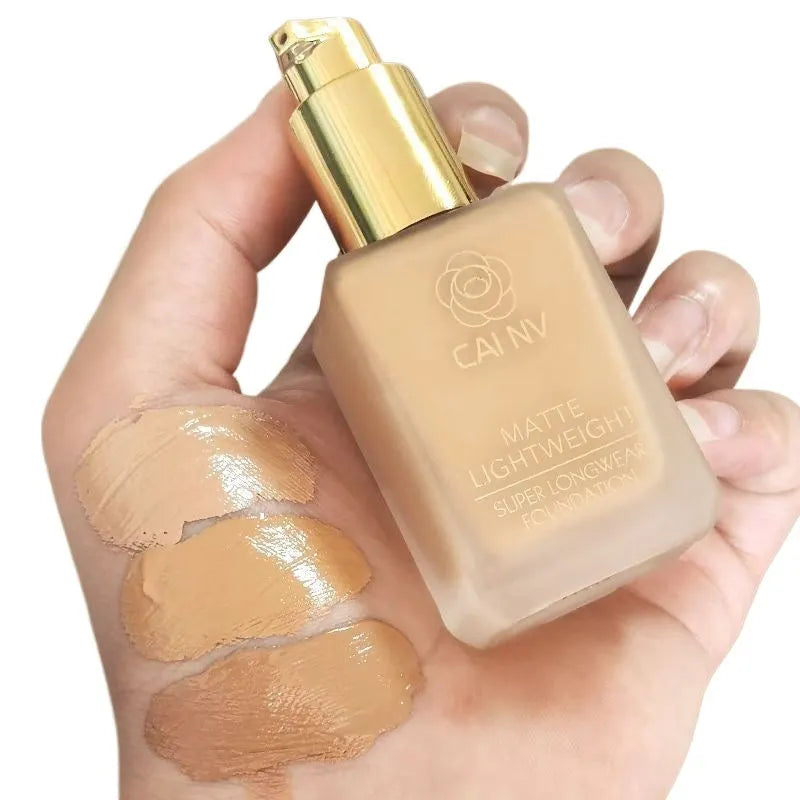 Liquid foundation bottle with discolouration resistance for mixed skin types in six shade options