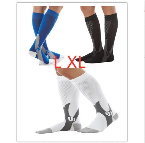 Graduated compression socks for men and women in athletic fit with circulatory support