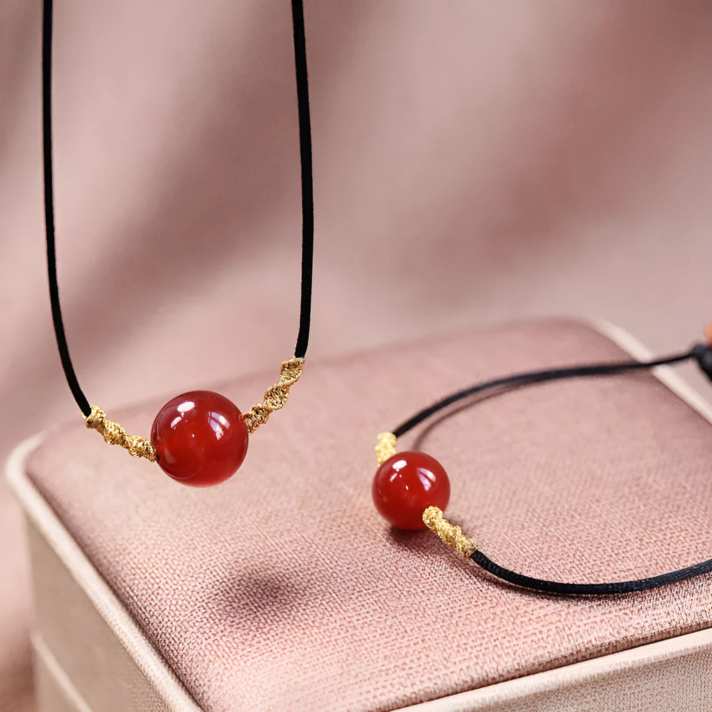 Natural red agate bracelet and necklace set with hand-woven beads in national style