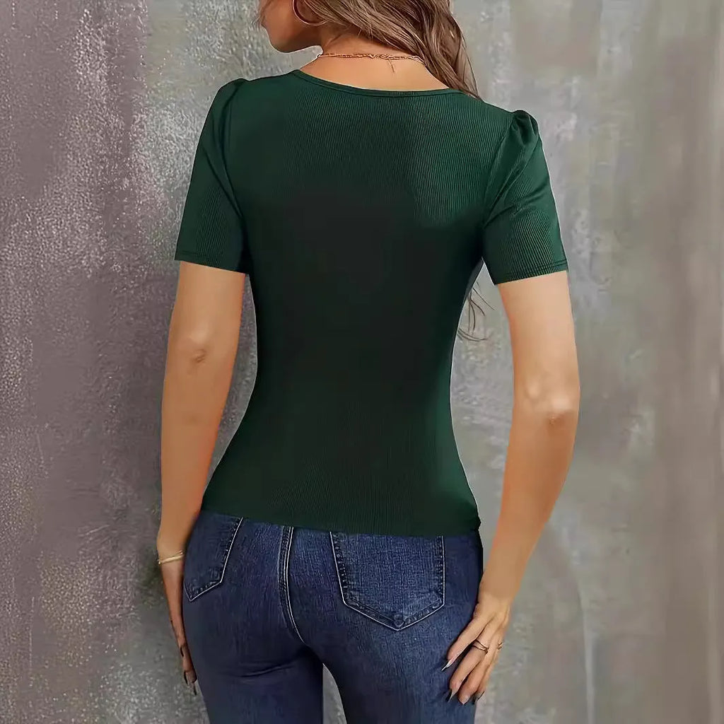 Women's knitted low-neck slim fit short sleeve pullover in solid colour